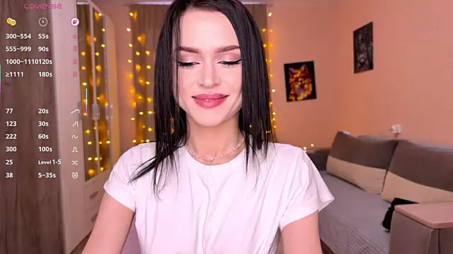 Snapshot of PlayfulLea chatting on 05.12.26 PlayfulLea online show from 05.12.26