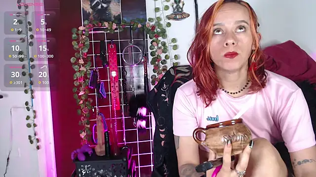 Snapshot of Lexxii_hot_col chatting on 06.19.26 Lexxii hot col online show from 06.19.26