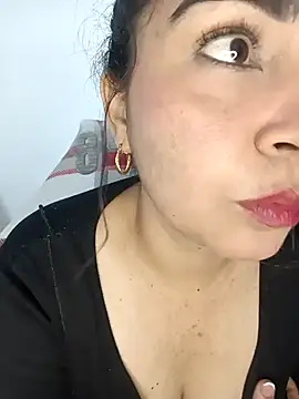 Snapshot of Emily_Divi69 chatting on 04.25.26 Emily Divi69 online show from 04.25.26