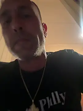 Snapshot of hitman13sal chatting on 06.17.26 hitman13sal online show from 06.17.26