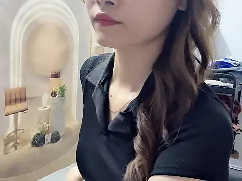 Snapshot of ___Nami___ chatting on 04.14.26 Nami online show from 04.14.26