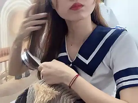 Snapshot of ___Nami___ chatting on 04.17.26 Nami online show from 04.17.26