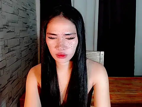 Snapshot of urasiankylie chatting on 04.12.26 urasiankylie online show from 04.12.26