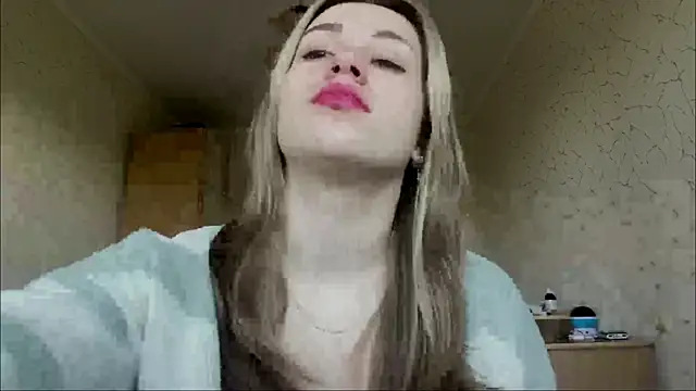 Snapshot of SpringSummers chatting on 05.15.26 SpringSummers online show from 05.15.26