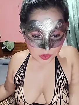 Snapshot of Maskedcurves chatting on 07.24.26 Maskedcurves online show from 07.24.26