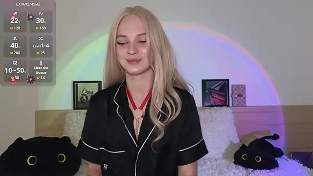 Snapshot of AstridRos chatting on 04.24.26 AstridRos online show from 04.24.26