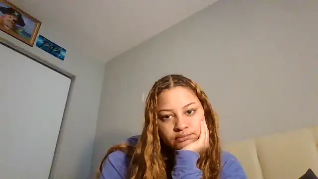 Snapshot of madzbailey chatting on 05.15.26 madzbailey online show from 05.15.26