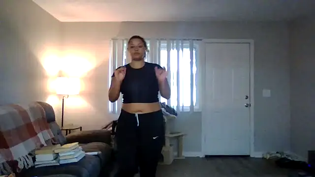 Snapshot of madzbailey chatting on 06.21.26 madzbailey online show from 06.21.26