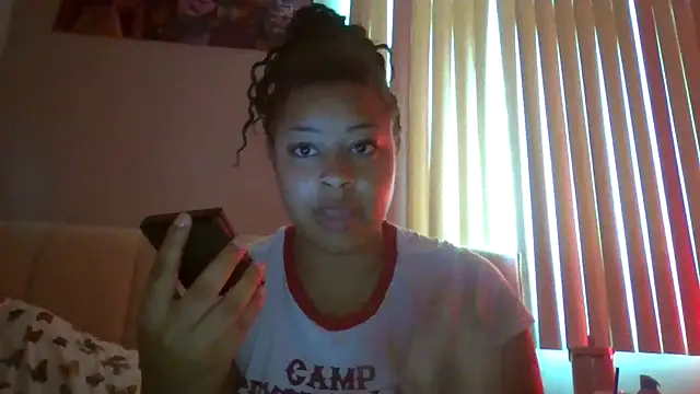 Snapshot of madzbailey chatting on 07.02.26 madzbailey online show from 07.02.26