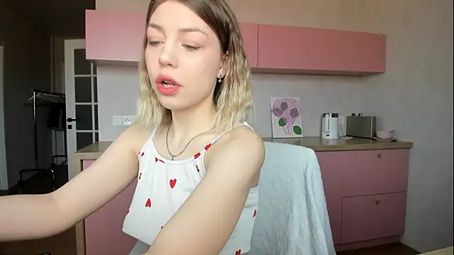 Snapshot of uma_like chatting on 04.26.26 uma like online show from 04.26.26