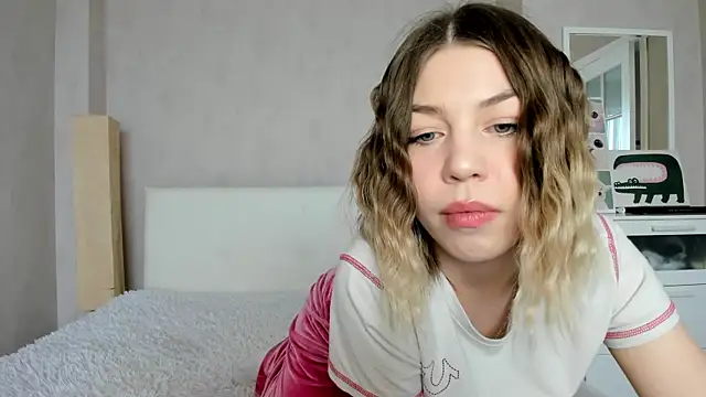 Snapshot of uma_like chatting on 04.28.26 uma like online show from 04.28.26