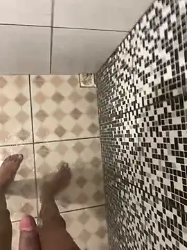 Snapshot of davisanos chatting on 05.18.26 davisanos online show from 05.18.26