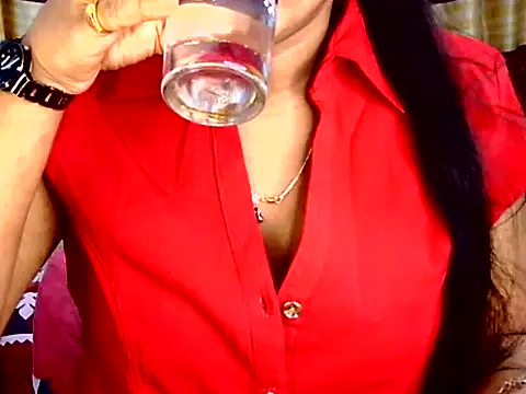 Snapshot of Noor_Zarin chatting on 04.15.26 Noor Zarin online show from 04.15.26