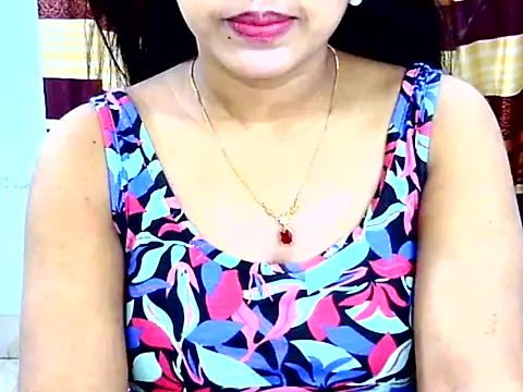 Snapshot of Noor_Zarin chatting on 04.16.26 Noor Zarin online show from 04.16.26