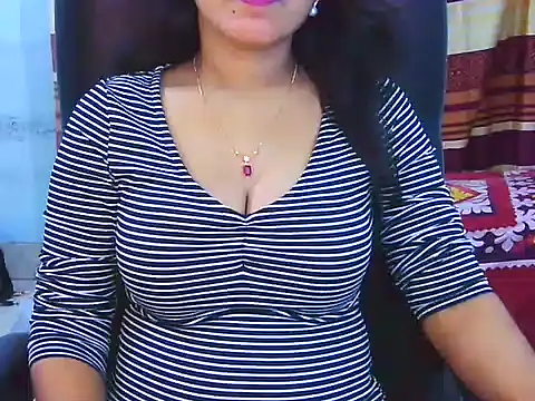 Snapshot of Noor_Zarin chatting on 04.19.26 Noor Zarin online show from 04.19.26