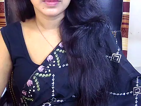 Snapshot of Noor_Zarin chatting on 04.28.26 Noor Zarin online show from 04.28.26