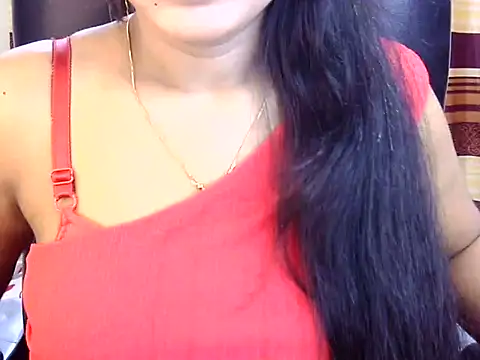 Snapshot of Noor_Zarin chatting on 04.30.26 Noor Zarin online show from 04.30.26
