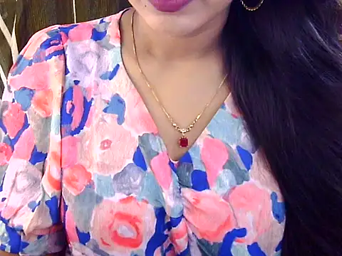Snapshot of Noor_Zarin chatting on 05.14.26 Noor Zarin online show from 05.14.26