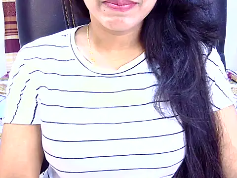 Snapshot of Noor_Zarin chatting on 05.25.26 Noor Zarin online show from 05.25.26