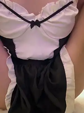 Queenn2kk5 online show from 04.04.26