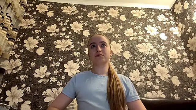 Snapshot of SabinaHaggen chatting on 05.19.26 SabinaHaggen online show from 05.19.26