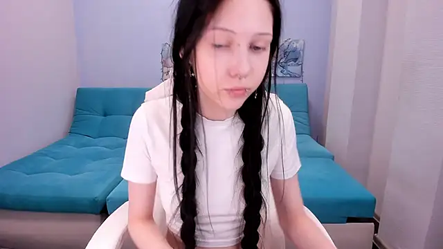 Snapshot of SugarBunny18 chatting on 05.11.26 SugarBunny18 online show from 05.11.26
