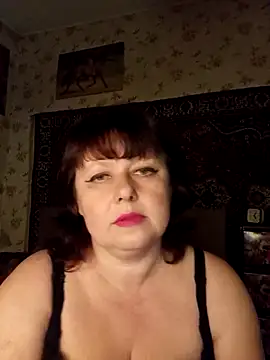 Snapshot of AuroKaria chatting on 04.18.26 AuroKaria online show from 04.18.26