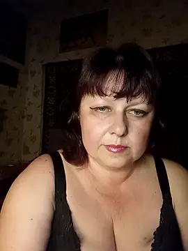 Snapshot of AuroKaria chatting on 04.19.26 AuroKaria online show from 04.19.26