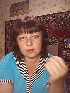 Snapshot of AuroKaria chatting on 06.14.26 AuroKaria online show from 06.14.26