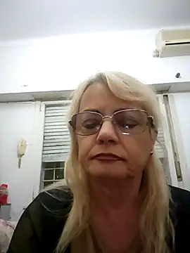 Snapshot of MatureElegantWidow chatting on 05.03.26 MatureElegantWidow online show from 05.03.26