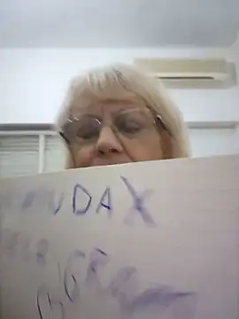 Snapshot of MatureElegantWidow chatting on 05.11.26 MatureElegantWidow online show from 05.11.26