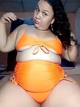 Snapshot of Marialae2735 chatting on 05.13.26 Marialae2735 online show from 05.13.26