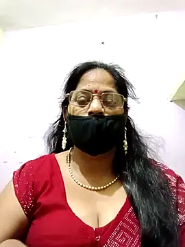 Snapshot of SEEMA_012 chatting on 04.29.26 SEEMA 012 online show from 04.29.26