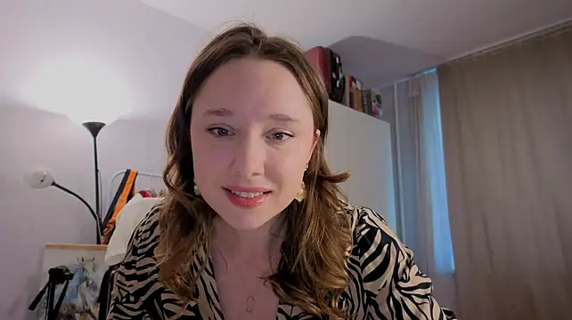 Snapshot of hunny_ines chatting on 05.16.26 hunny ines online show from 05.16.26
