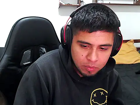 Snapshot of axellrz_ chatting on 04.06.26 axellrz online show from 04.06.26