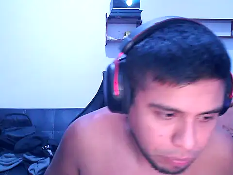 Snapshot of axellrz_ chatting on 04.08.26 axellrz online show from 04.08.26