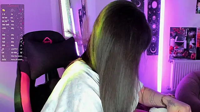 Snapshot of SourCherry__ chatting on 06.11.26 SourCherry online show from 06.11.26