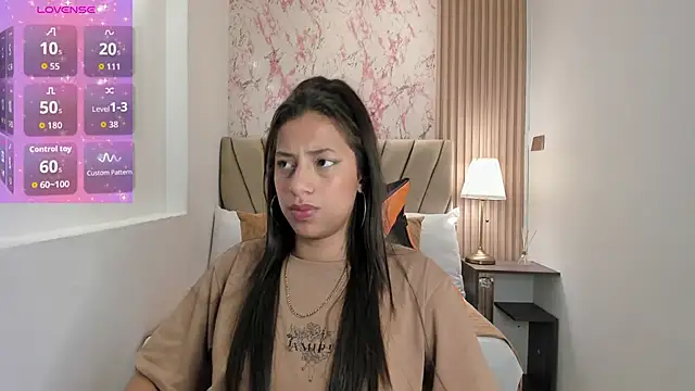 Snapshot of Atiena_ chatting on 04.14.26 Atiena online show from 04.14.26