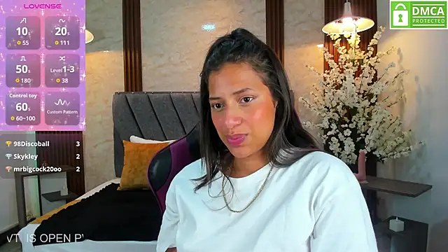 Snapshot of Atiena_ chatting on 04.18.26 Atiena online show from 04.18.26