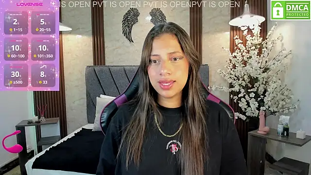 Snapshot of Atiena_ chatting on 04.29.26 Atiena online show from 04.29.26