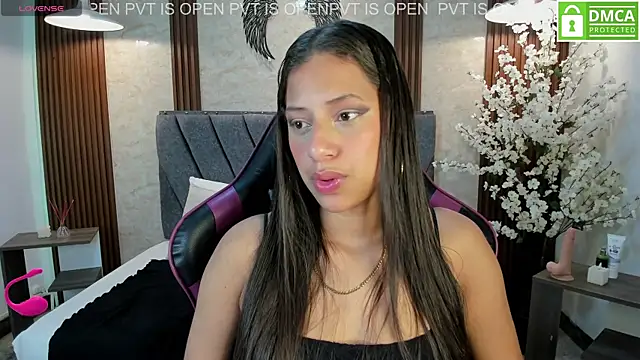 Snapshot of Atiena_ chatting on 05.02.26 Atiena online show from 05.02.26