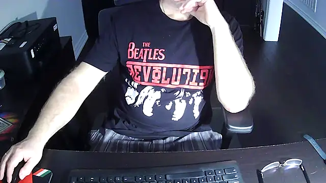 Snapshot of Shalun2000 chatting on 04.12.26 Shalun2000 online show from 04.12.26