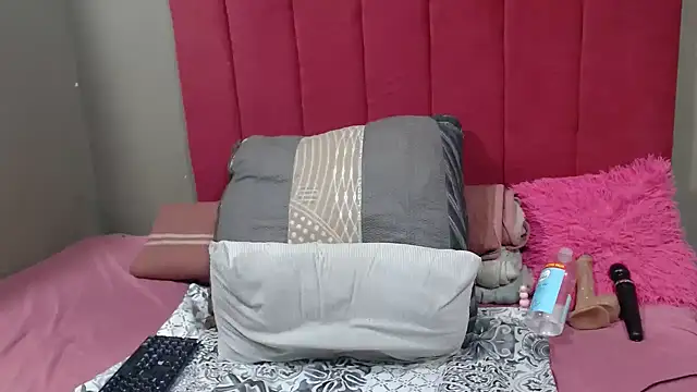 Snapshot of PinkyxGodess chatting on 04.27.26 PinkyxGodess online show from 04.27.26