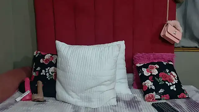 Snapshot of PinkyxGodess chatting on 05.24.26 PinkyxGodess online show from 05.24.26