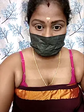 Snapshot of Romantic_Woman chatting on 04.11.26 Romantic Woman online show from 04.11.26