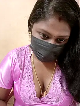 Snapshot of Romantic_Woman chatting on 04.13.26 Romantic Woman online show from 04.13.26