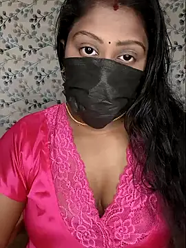 Snapshot of Romantic_Woman chatting on 04.14.26 Romantic Woman online show from 04.14.26