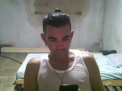 Snapshot of Brian8969 chatting on 04.08.26 Brian8969 online show from 04.08.26