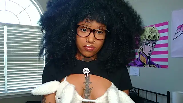 Snapshot of spookiebaddie chatting on 04.15.26 spookiebaddie online show from 04.15.26