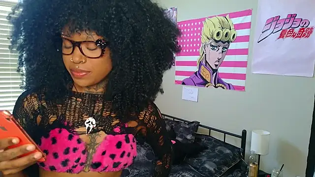Snapshot of spookiebaddie chatting on 04.16.26 spookiebaddie online show from 04.16.26